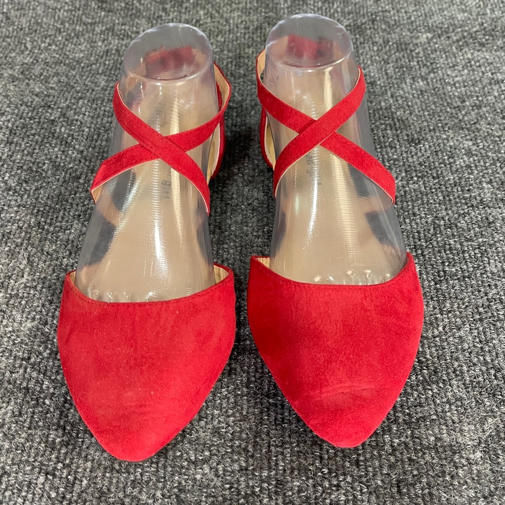 Madden Girl Red Pointed Flat Sz 6